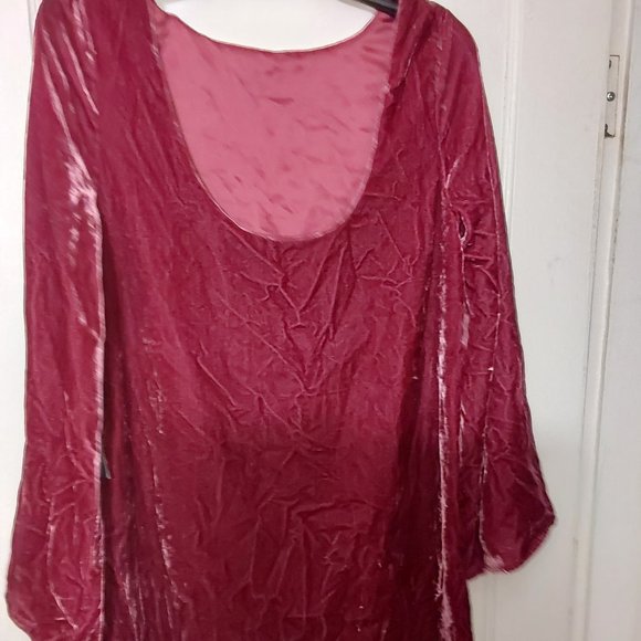 Velvet deep rose colored dress by modcloth. - Picture 2 of 3